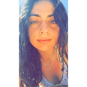 Meet your Posher, Jadine